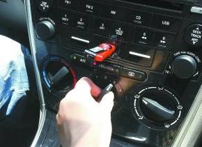 停车后先熄火还是先关空调？做错很严重