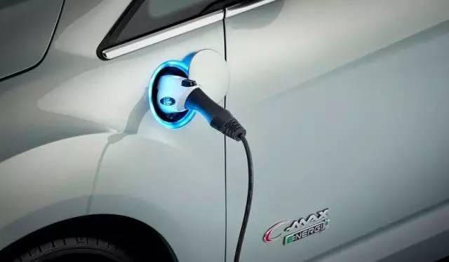 天真的福特选择了一只“狡猾的狐狸”