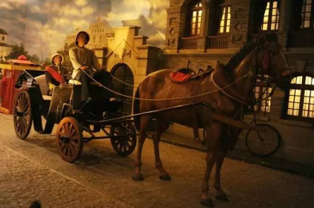 为什么现在越来越多的车型，更愿意用平底方向盘？