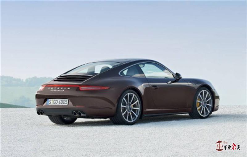 跑车的低离地间隙PK减速带，会有怎样的故事？