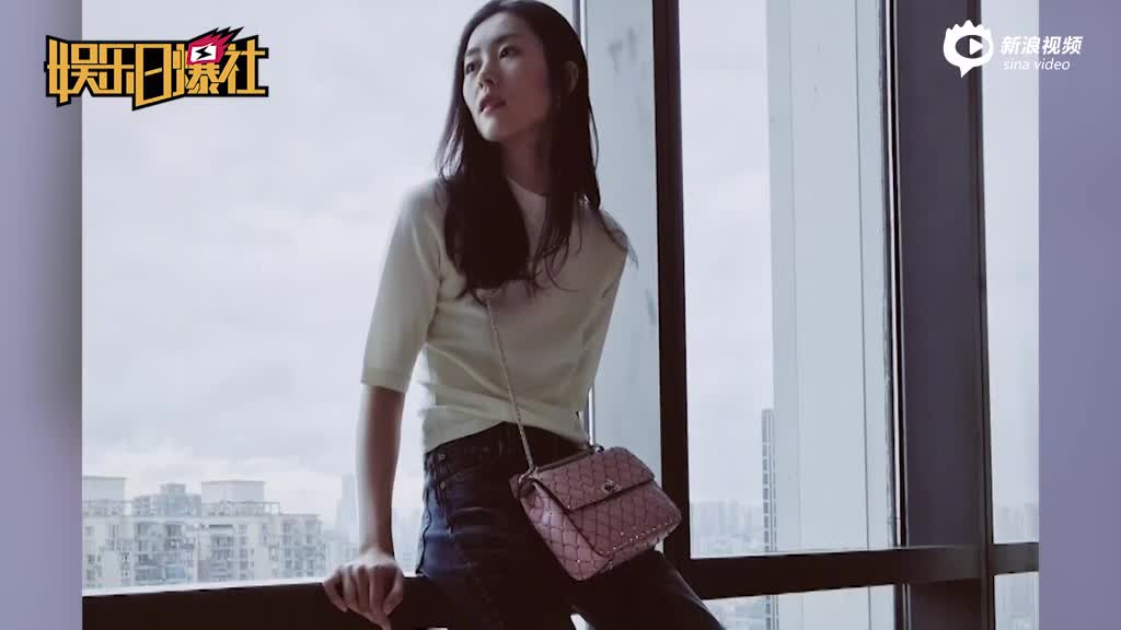 大表姐刘雯私服街拍美翻