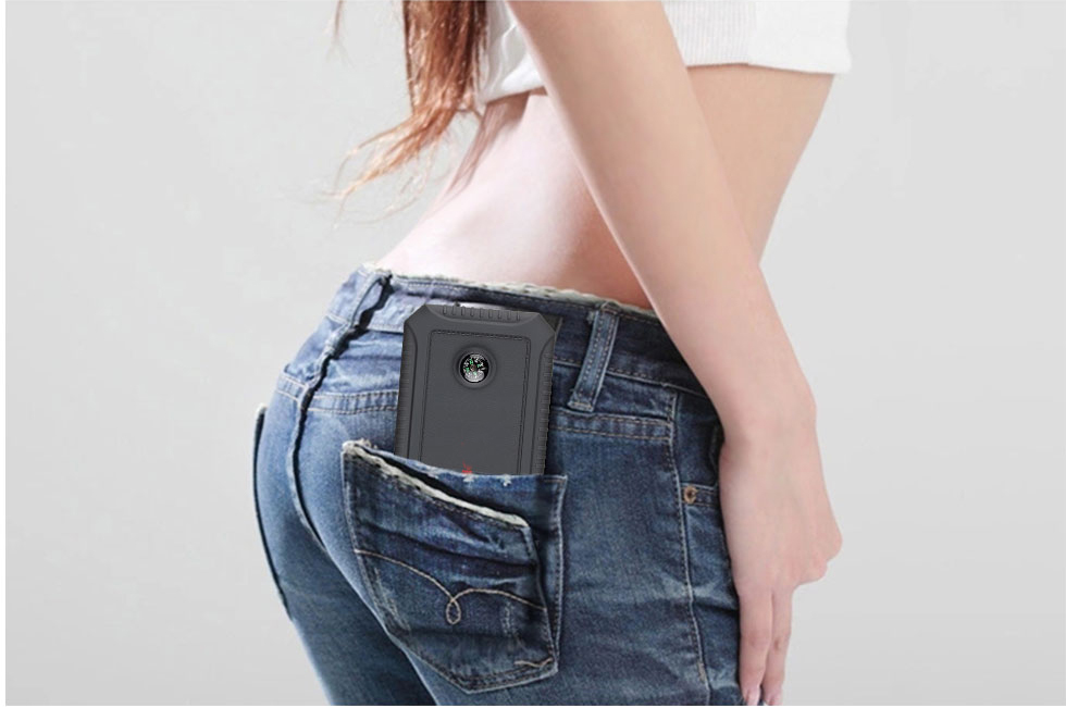 ▲现在应急打火用的汽车启动宝，也就是大一点的充电宝