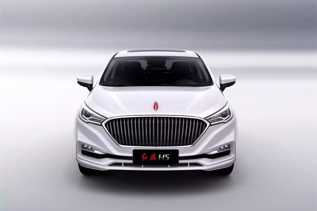 看看一汽这两款车，你觉得红旗算豪华品牌吗？