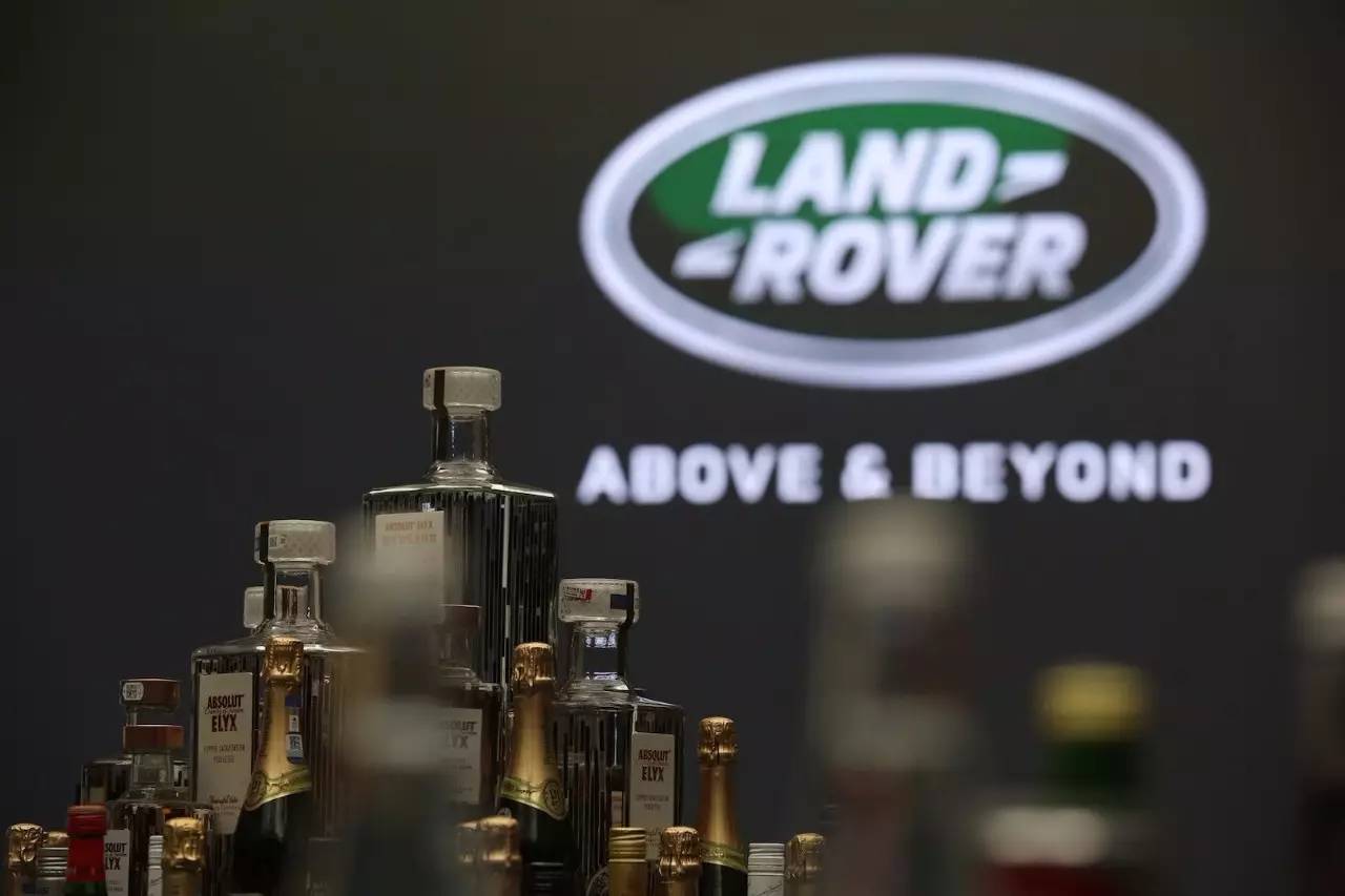 路虎全新揽胜星脉：告别肌肉，改秀颜值