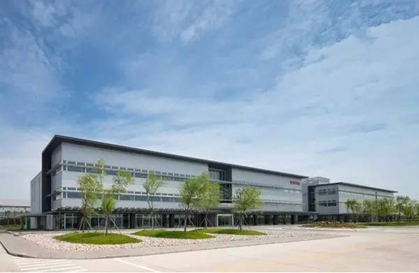 丰田董事长纠偏新能源汽车路线：要注重电池技术