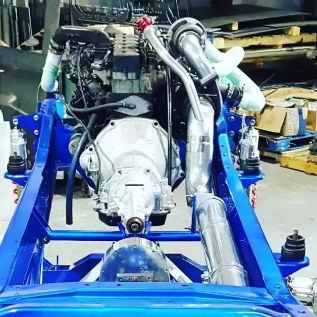 爆改皮卡把兰博基尼踩脚下，身高太矮上车困难