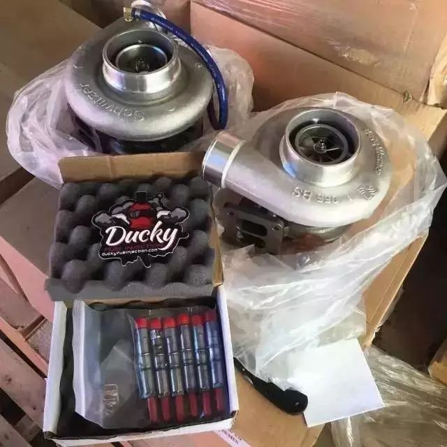 爆改皮卡把兰博基尼踩脚下，身高太矮上车困难