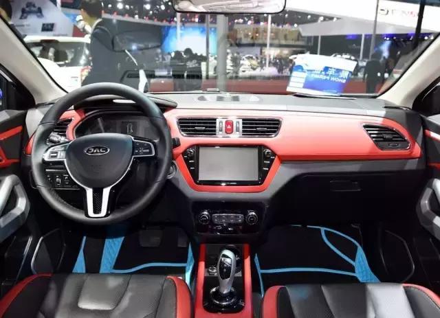 国产神车不到10万！居然还有路虎的换挡旋钮！