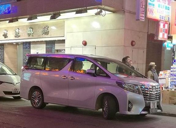 卖90万还被疯抢的MPV，被路边降价75万甩卖，知道真相后无人敢买