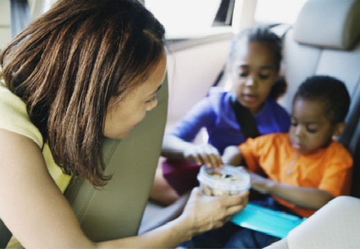 儿童乘车隐患这么多，您中招了几个？