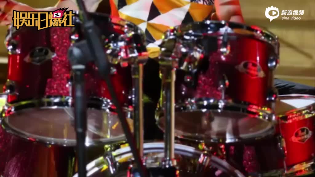 54岁关之琳重演十三姨：很奇怪很可怕