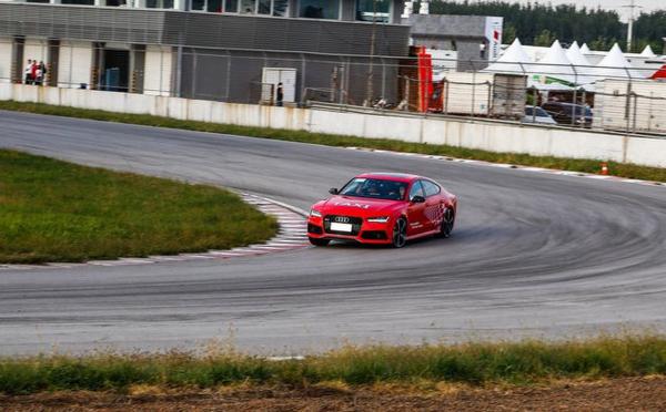 奥迪Sport嘉年华今日开幕 两性能车上市