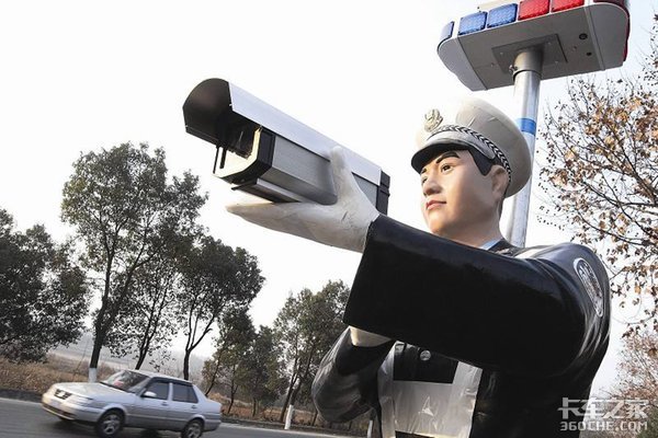 不怕超速和红灯 临时牌照真的这么牛吗?