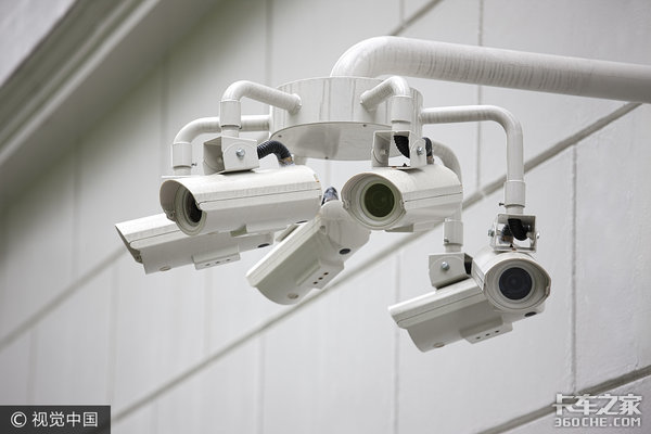 不怕超速和红灯 临时牌照真的这么牛吗?