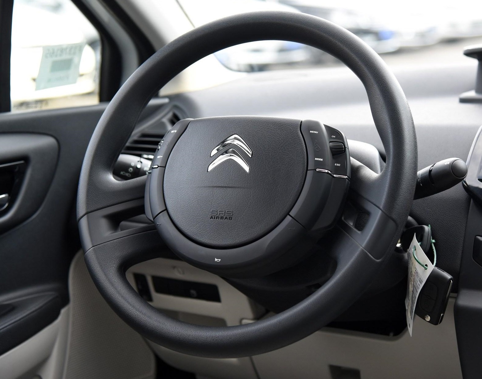 汽车上这些“反人类设计”