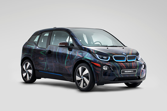 艺术定制版纯电动BMW i3升级款亮相芭莎慈善夜