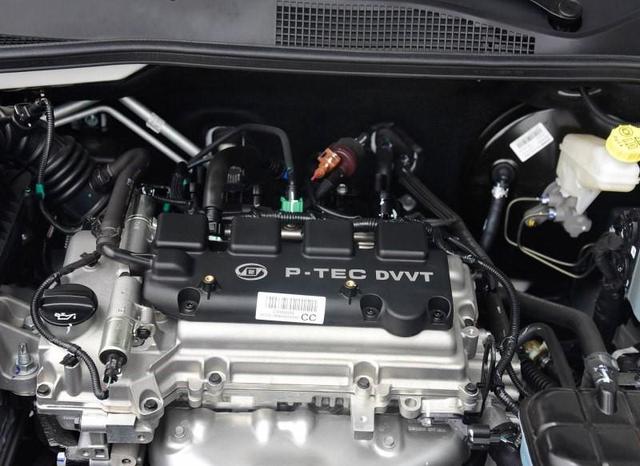 它价格低到人人能买，轴距比帝豪长10cm，是时候放弃五菱宏光了