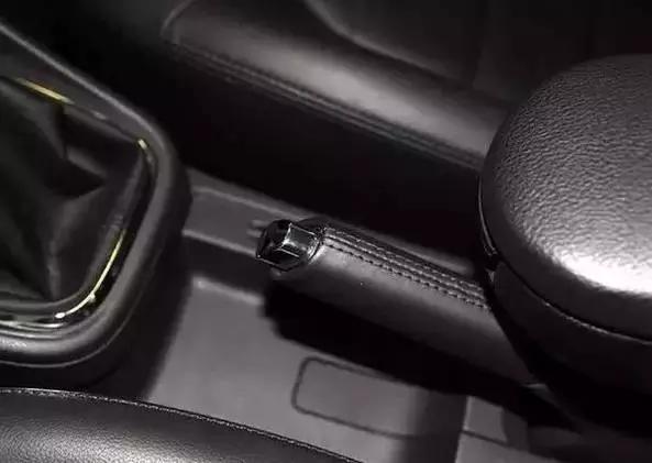 汽车上这些“反人类设计”