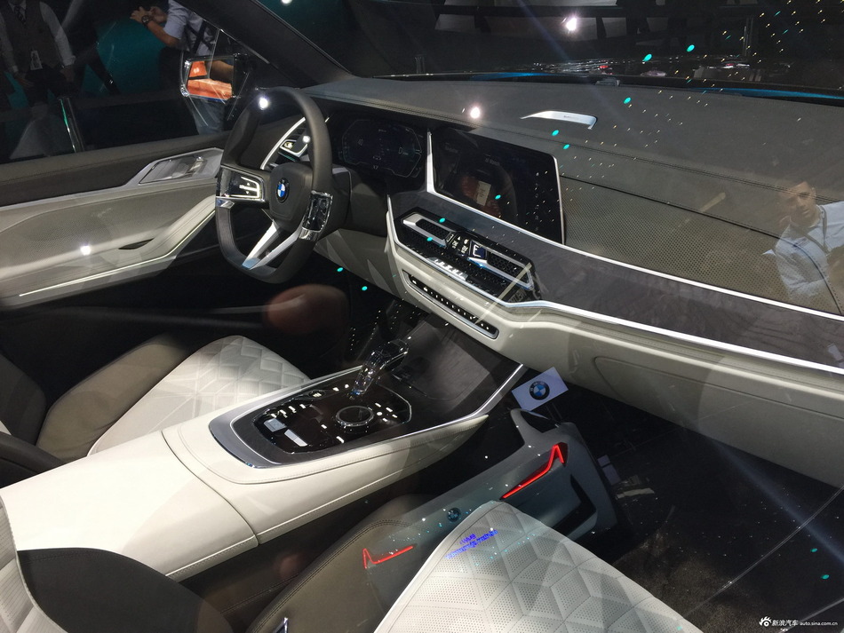 法兰克福车展 宝马X7概念车亮相 采用七座设计