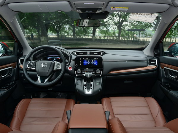 东风本田  240TURBO 大中控全景