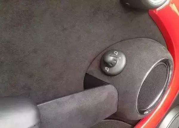 车主们醒醒吧，你们车上的“真皮座椅”都是假的！