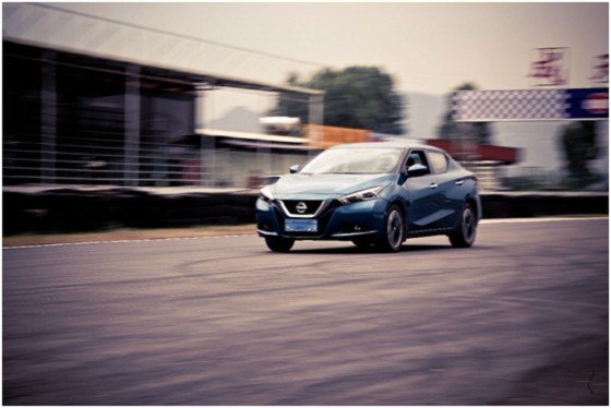 不要以为长得像赛车就费油，蓝鸟颠覆你的认知-图1