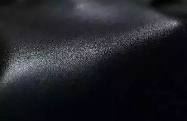 车主们醒醒吧，你们车上的“真皮座椅”都是假的！