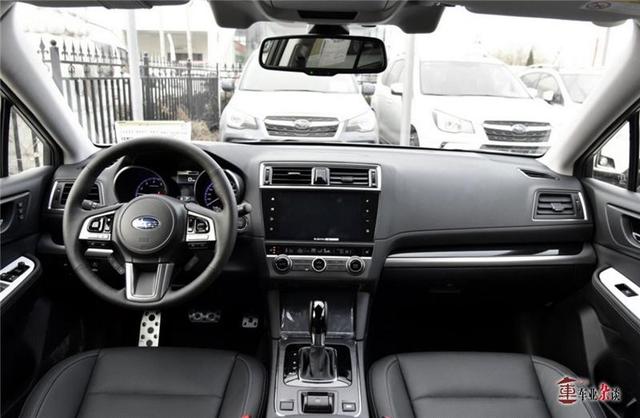 请问，最便宜的四驱轿车多少钱能买到？