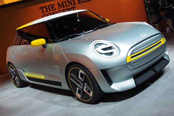 双管齐下，宝马在2017IAA上展示“ACES”未来战略