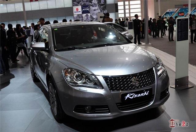 请问，最便宜的四驱轿车多少钱能买到？