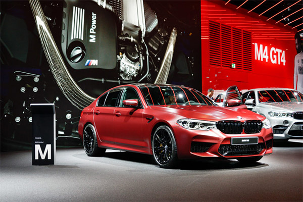 双管齐下，宝马在2017IAA上展示“ACES”未来战略