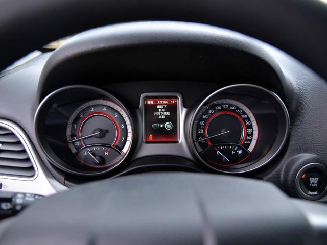 纯进口大七座SUV，座椅玩半天都不嫌腻，还老少皆宜