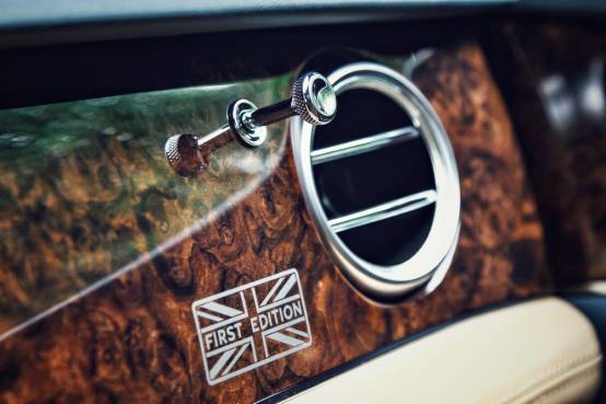 添巴蜀之味，越海川之势——成都试驾宾利添越