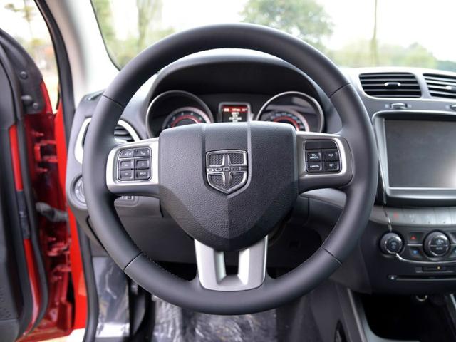 纯进口大七座SUV，座椅玩半天都不嫌腻，还老少皆宜