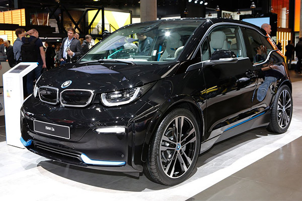 双管齐下，宝马在2017IAA上展示“ACES”未来战略
