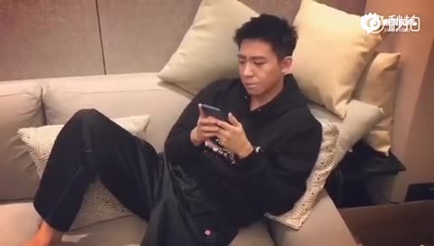 允悲！俞灏明读未关注人私信 因为杜老板被骂惨了