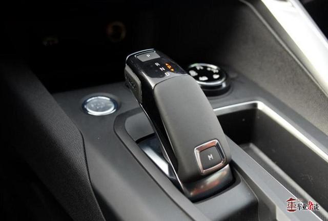 这些车型的变速箱&ldquo;档杆&rdquo;很精致，让人抓着不想放手