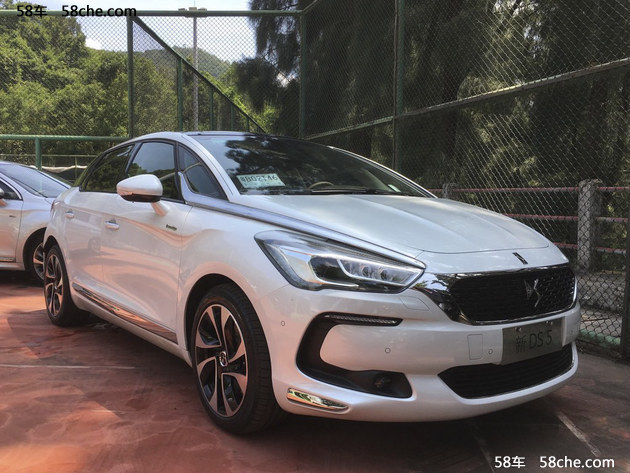 DS 5 Prestige版实车亮相 将于10月上市