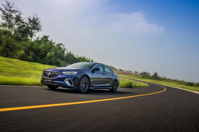 原装配备赛车座椅和Brembo卡钳的君威GS，究竟什么来头？