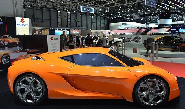 16名学生造出韩国最便宜跑车，排气管位于车顶，外观吊打奥迪TT