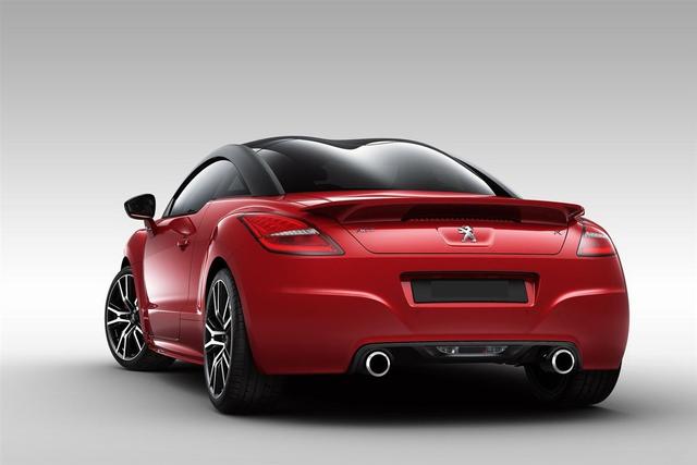 车顶像屁股，远看以为是卖60万的奥迪TT，走近一看只要30万