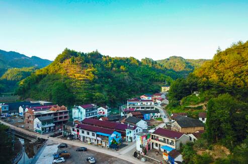 哈弗M6带你玩转网红涂鸦村金满坑