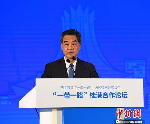 9月19日，“一带一路”桂港合作论坛在广西南宁市举行。全国政协副主席梁振英出席论坛。中新社记者 俞靖 摄