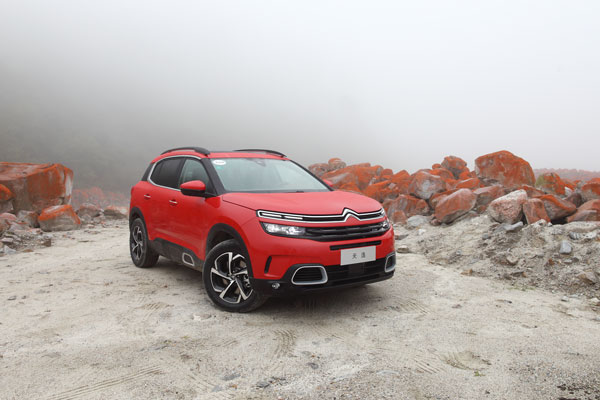 与凌厉的腰线说再见，让我们再聊聊天逸的造型设计