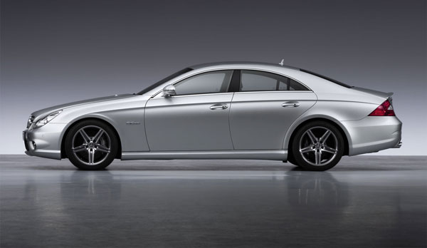 曾经的2007款奔驰cls，拥有一条最优美、最连贯的腰线