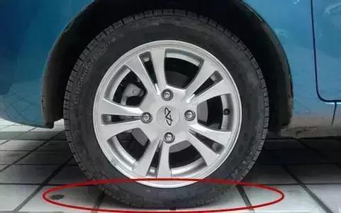 轮胎胎压正常 为什么看着还是有点瘪