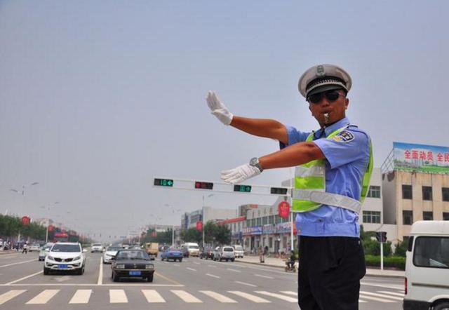 9月18日起这6种闯红灯行为不算违章！