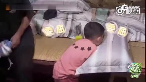 小小春又被凶哭 陈小春：完了！他会跟采儿告状