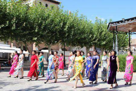 西班牙华人旗袍秀。 图片来源：西班牙《欧华报》