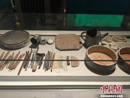 龙泉青瓷制作工具。方堃 摄